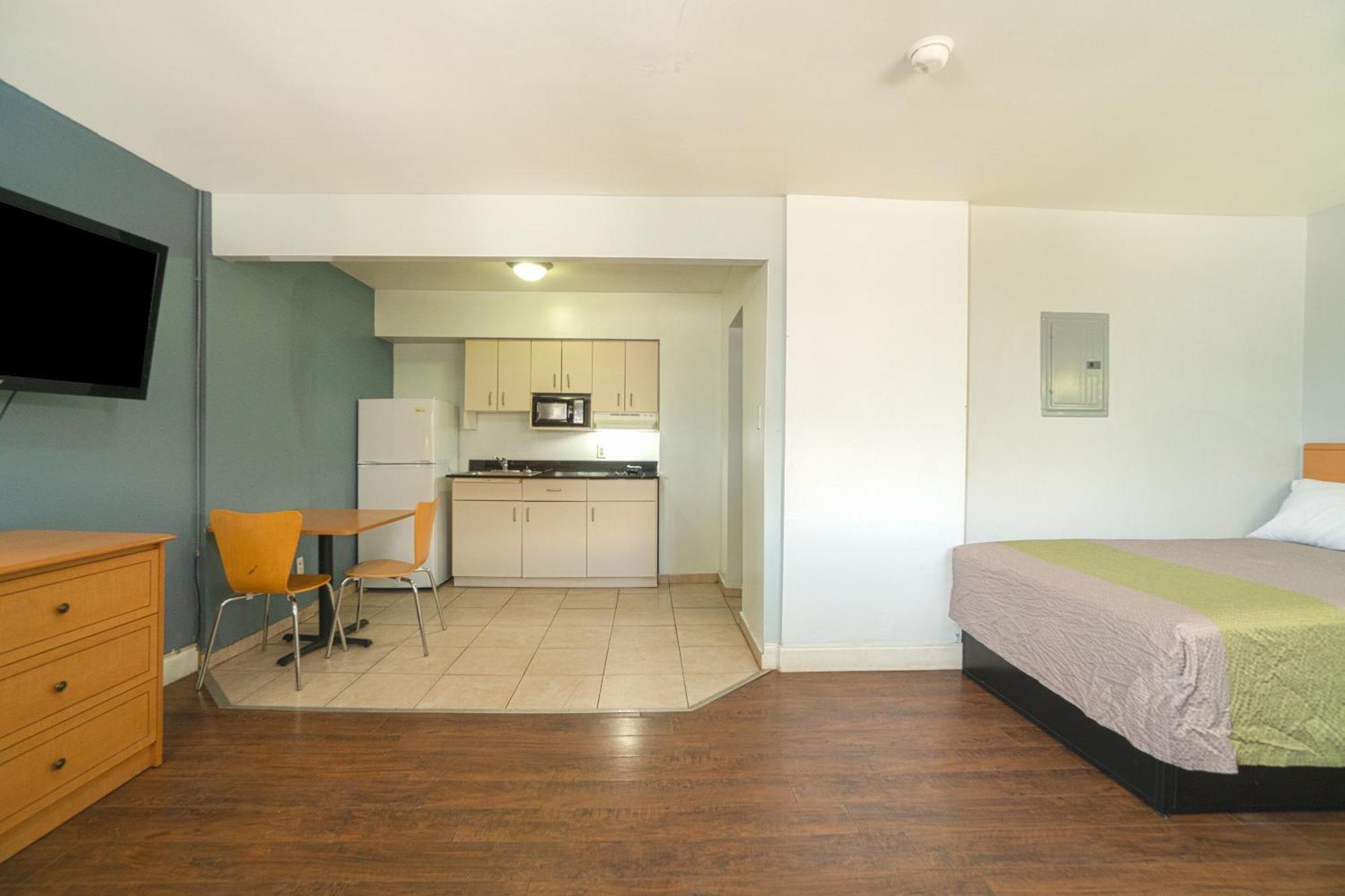 Oyo Hotel Midland Buitenkant foto
